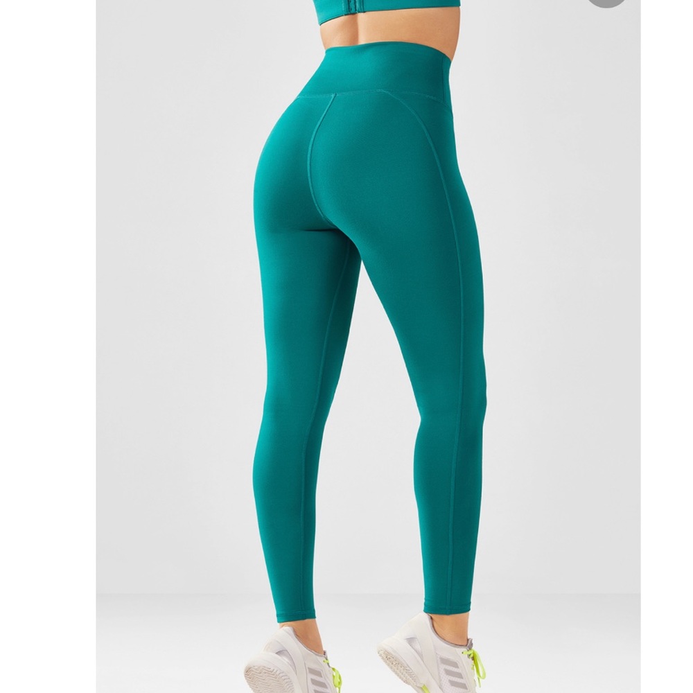 High-Waisted PowerHold 7/8 Leggings